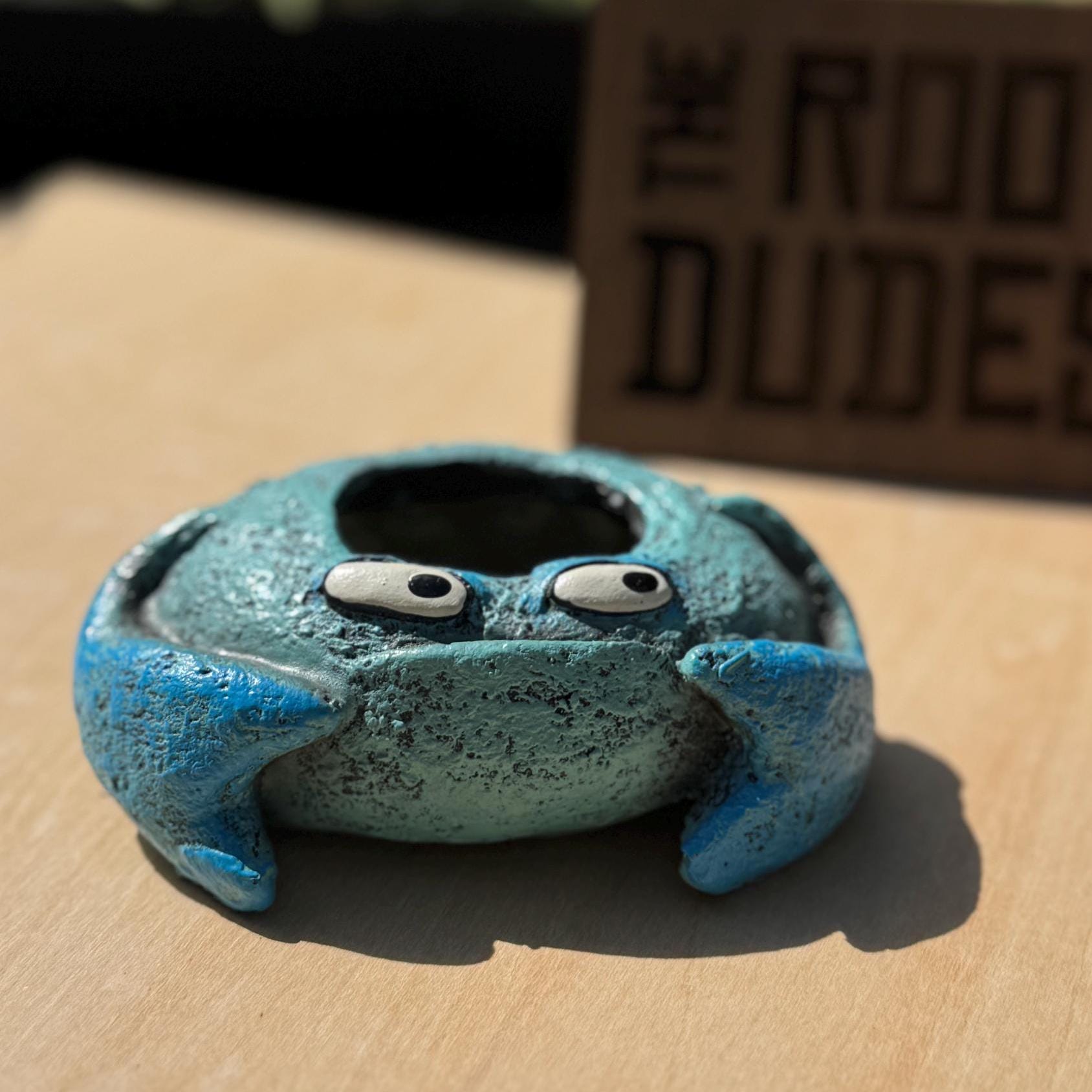Krusty Crab Planter – Small Quirky Beach Shack Succulent Pot